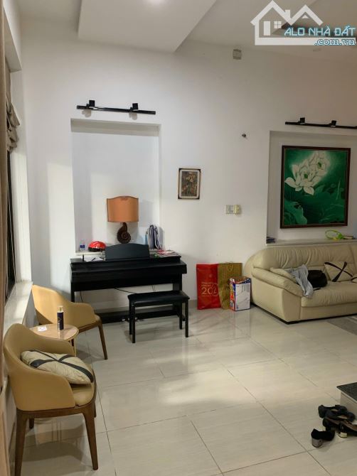 Bán Nhà Đẹp bên nhánh view sông Sài Gòn Quận 2, 6x23m, Hầm Trệt 3 Lầu ST, Giá 32 Tỷ - 1