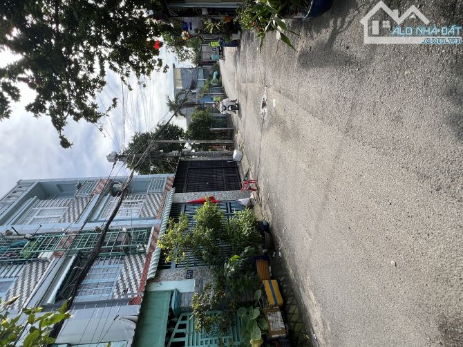 HẺM THÔNG Ô TÔ TRÁNH THỚI AN GẦN SÁT LÊ VĂN KHƯƠNG- DIỆN TÍCH LỚN 6 PN - GIÁ CHỈ HƠN 5 ĐỒN - 1