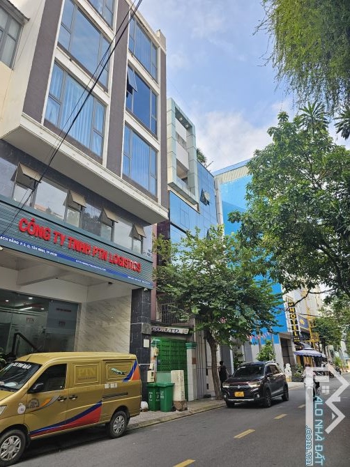 Khu văn phòng sát sân bay hẻm nhựa 6m  Đất 5*35 vuông đẹp gpxd 1 hầm 7 tầng - 1