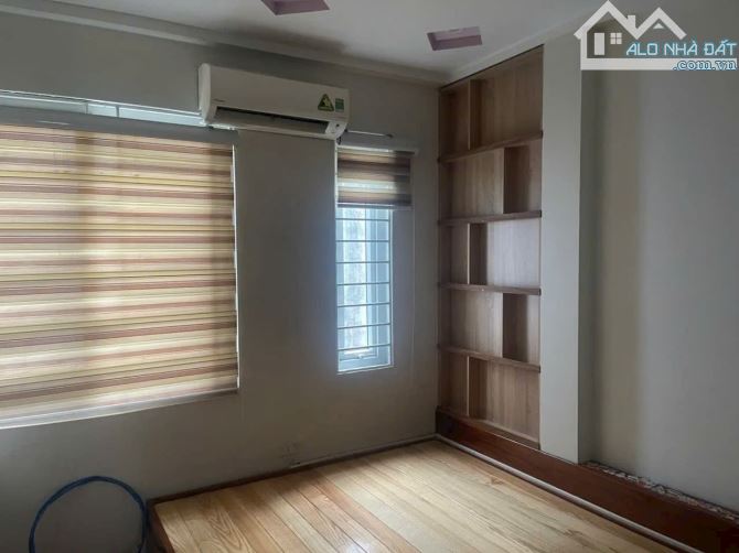 CẦN BÁN GẤP NHÀ 4 TẦNG Ở TẢ THANH OAI - THANH TRÌ - GẦN TRƯỜNG CĐKT - NHÀ ĐẸP FULL NỘI TH, - 1