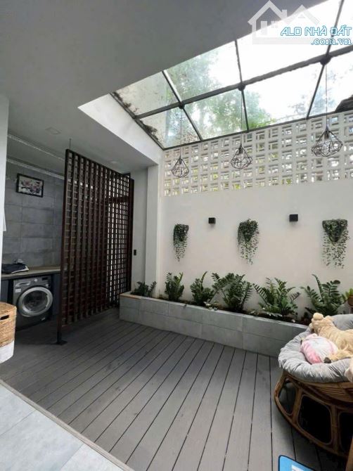 Bán Biệt Thự khu Vip Ven Sông sát Bình Thạnh, khu dân trí đường rộng 16m - 1