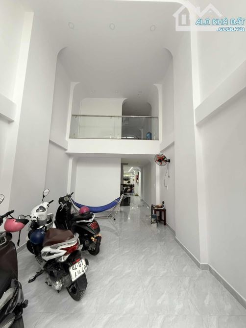 HẺM XE TẢI - PHÚ THỌ HOÀ - NGUYỄN SƠN - NHÀ ĐẸP Ở LIỀN 72m2 - 6 TẦNG - THANG MÁY - 12 TỶ - 1