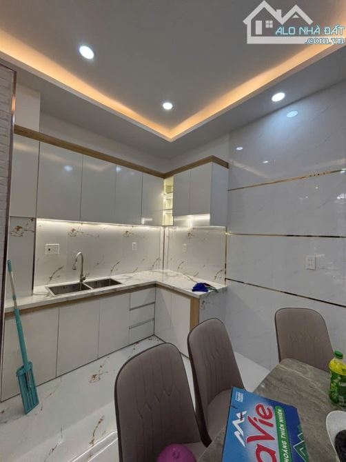 Nhà mới còn thơm mùi sơn Thống Nhất gần cityland, công viên làng hoa nở hậu chỉ 3,95 tỷ - 1