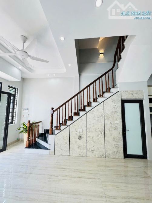 Bán nhà lô góc 4 tầng tân kim, đường rộng 2 ô tô tránh nhau, hải dương - 1