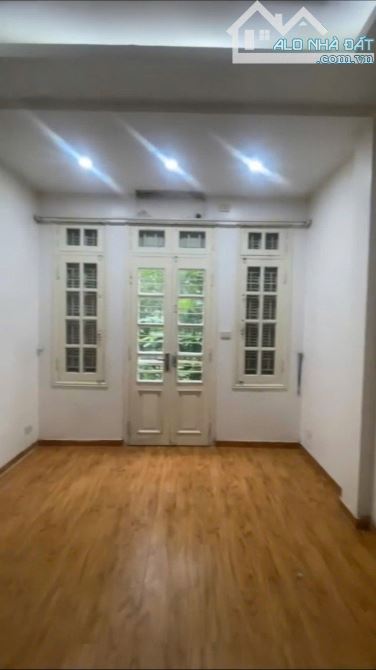 Cần cho thuê nhà phân lô ngõ Nguyễn Hồng, Đống Đa - 1