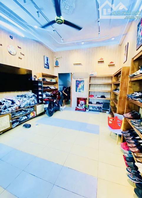 Gần đường số 7 - Khu Tên Lửa - Aeon Mall - 3 tầng - 4m x 17m - 4PN - Hiếm - 1
