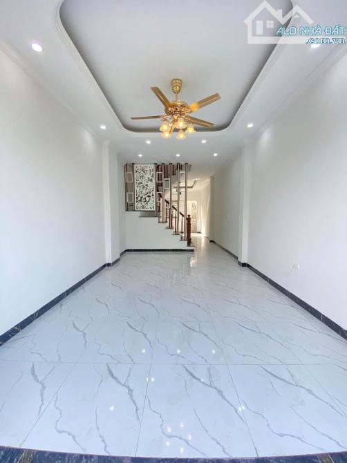 Bán 4Tx36m² giá 3.45 tỷ. Ô tô đỗ -gần chợ, trường học. Giáp QL6, cầu Mai Lĩnh - 1