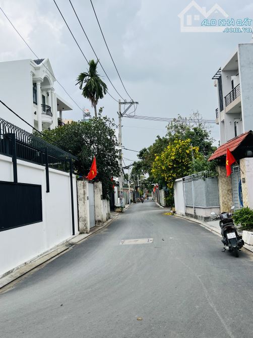 HXH THÔNG TỨ TUNG ĐỐI DIỆN ĐẠI HỌC NGUYỄN TẤT THÀNH VƯỜN LÀI AN PHÚ ĐÔNG- DIỆN TÍCH 77M2 - 1