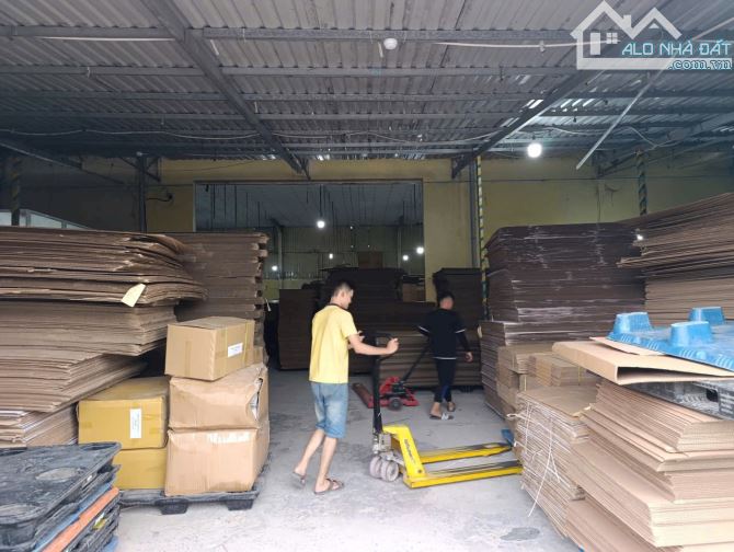 Cho thuê kho xưởng 600m2 đường container - 1