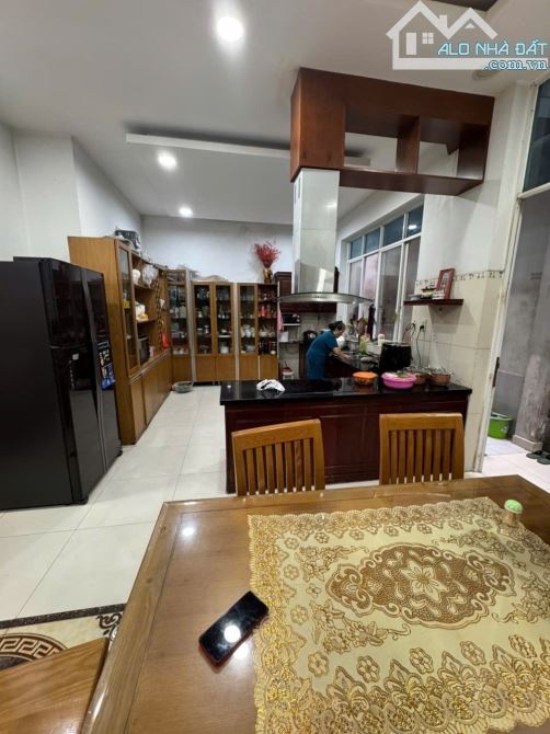 Biệt Thự Tân Phú ( Phạm Quý Thích )162m2 Ngang 7,6 - 5 Tầng - Giá 17 tỷ nhỉnh xíu. - 1