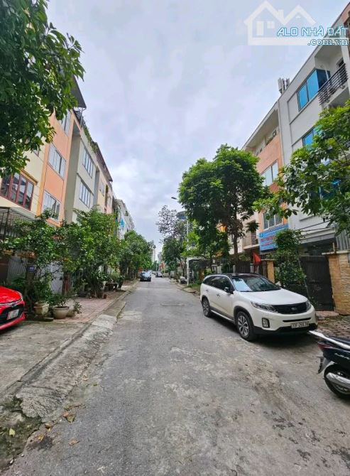 GIẢM KỊCH SÂU CÒN 300TR/M NHÀ ĐẸP DÂN XÂY PHÂN LÔ PHỐ NGUYỄN VIẾT XUÂN HÀ ĐÔNG-KINH DOANH- - 1