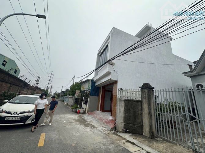 Bán căn nhà 2,5 tầng mới tinh về ở ngay trục đường liên thôn buôn bán kinh doanh cực tố - 1