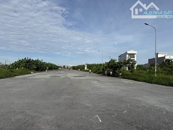 Ms Linh-Siêu đẹp lô góc mặt đường 40m khu phân lô Đống Chuối, Hùng Vương, Hồng - 1
