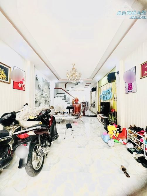 Mặt tiền gần Nhà thờ PhaoLô - 4 tầng - 4,5m x 20m - 4PN - Chi phí xây dựng 3 tỷ - 1