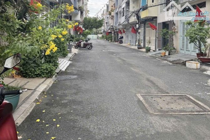 Bán nhà hẻm xe hơi, Phan Văn Trị, Bình Thạnh, 56 m² (4m x 14m) - Giá 10.8 tỷ TL - 1
