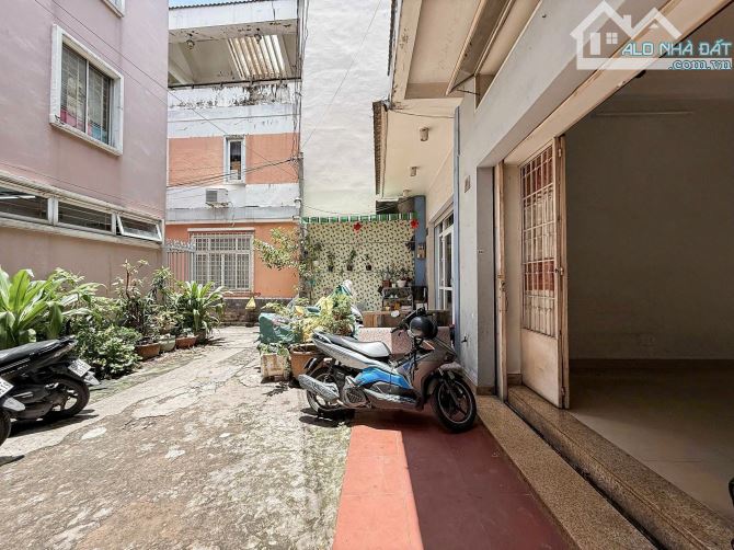 Nhà Nguyễn Kiệm _ P3, Phú Nhuận. DT 70m2. 4 tầng. 4m x 15m nở hậu. Giá 8.85 tỷ. - 1