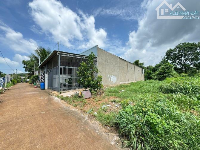 Bán đất thuộc Đá Bạc, Châu Đức với Diện tích: 153m2 hướng Đông Nam,Giá Bán: 1 tỷ 150 triệu - 1