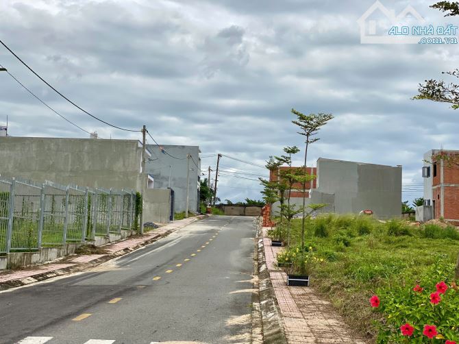 Bán đất TP. BIÊN HÒA, Ngay cổng 11. Giá F0. Sổ riêng, đất ở 100%. Sang tên công chứng ngay - 1