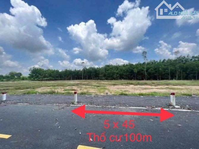 Bán rẻ lô đất thổ cư Mặt tiền đường 32m nhựa Hớn quản - 1
