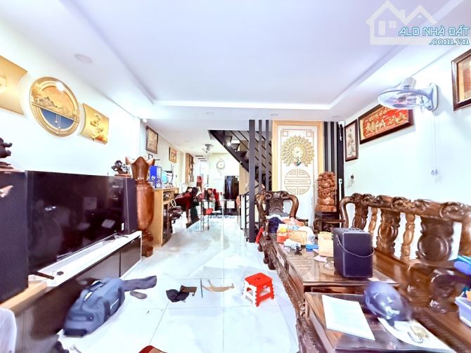 Cần bán nhà gấp : dt 86m2 ngang 4,8*18 trệt một lầu 3pn - 1