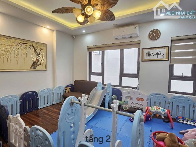 THẠCH BÀN. 6,1TỶ__Ô TÔ ĐỖ CỬA__3M Ô TÔ TRÁNH - 1
