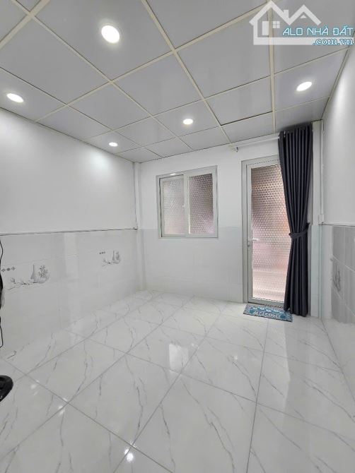 NHÀ ĐẸP Q.8 DƯƠNG BÁ TRẠC _ 2 TẦNG Ở NGAY CHỈ NHỈNH 3 TỶ - 1