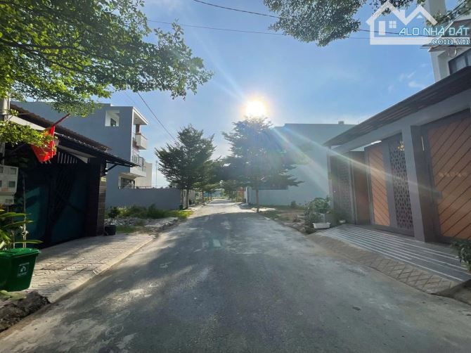 ĐẤT TRUNG TÂM THỊ TRẤN LONG THÀNH NGAY THÀNH PHỐ SÂN BAY, DIỆN TÍCH 120M2, GIÁ 1 TỶ 8 - 1