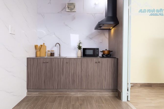 Căn hộ penthouse nguyên tầng riêng có ban công sân vườn - 1