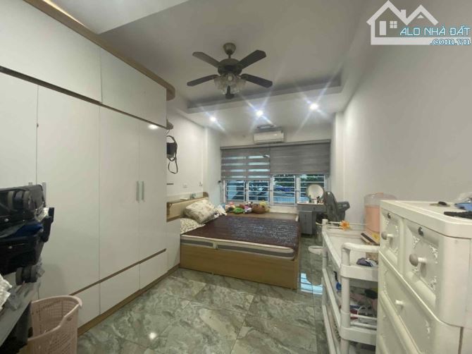 Bán nhà Xuân Đỉnh, DT 40, MT 3,8m, full nội thất, lô góc thoáng sáng, cách 1 nhà ra ô tô. - 1