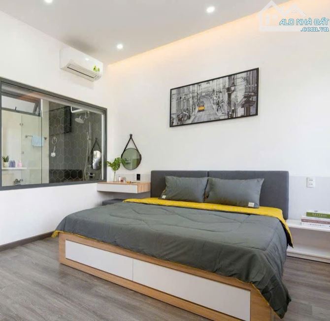 Bán nhà lô góc Nguyên Hồng Đống Đa, 85m2 x 5T, MT 17.5m, phân lô, ngõ thông, ôtô tránh - 1