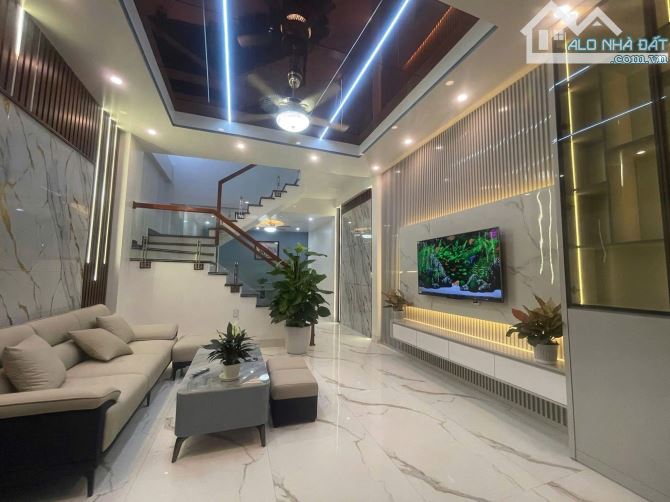 Bán nhà 4 tầng thiết kế trẻ chung hiện đại ngõ vũ hựu, thanh bình, hải dương - 1