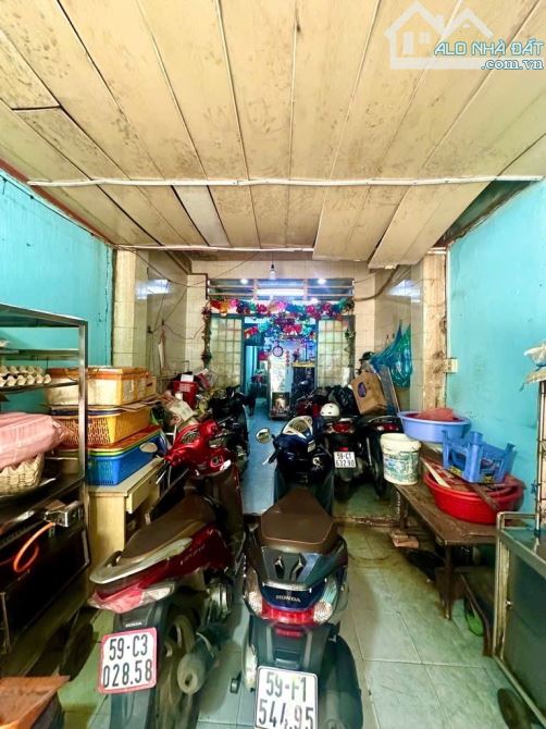 Bán nhà Mặt tiền Xóm Chiếu - giao Nguyễn Tất Thành, Q4, 10x45m, 2 Tầng cũ, 75,5 tỷ. - 1