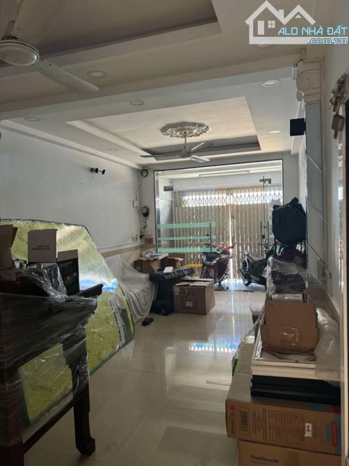 BÁN NHÀ MẶT TIỀN  ( 3.5M² X11M² ) GIÁ 6TỈ55 - TL - 1