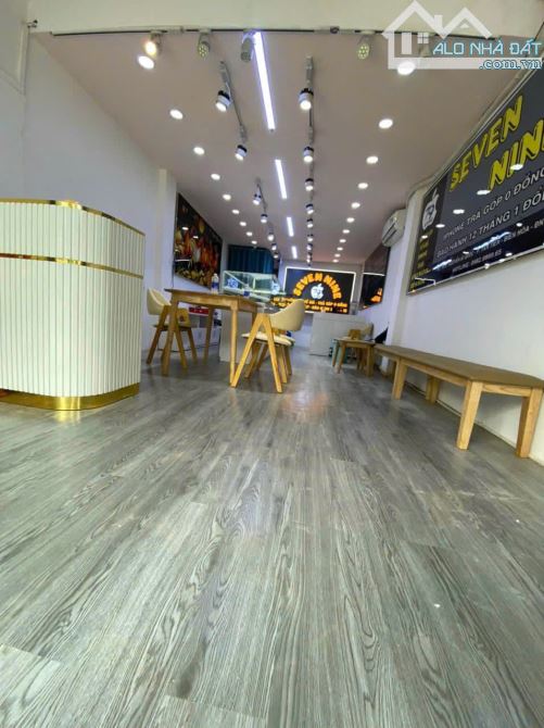 Cho thuê nhà nguyên căn đường Nguyễn Ái Quốc, decord sẵn, vào ở ngay - 1