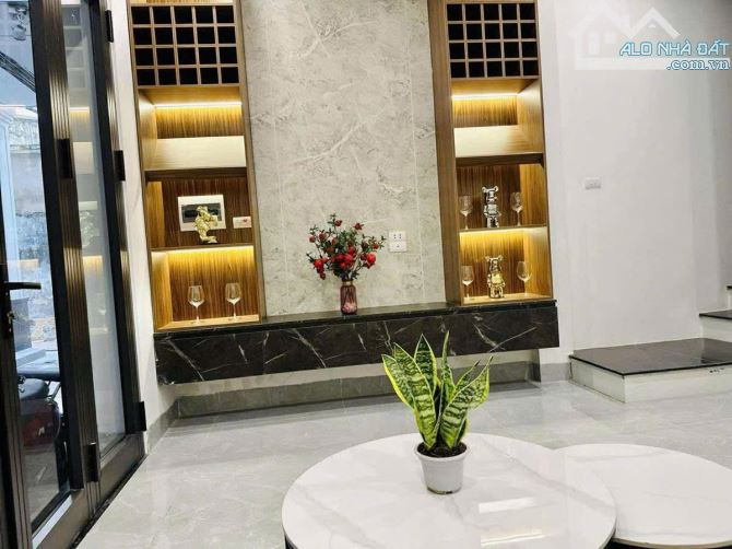 Bán Nhà Xây Mới Hoàng Hoa Thám DT 30m²×5Tầng Thang Máy Tặng Full Nội Thất - 1