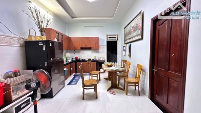 Nhà 3 tầng đường THẠNH XUÂN 52, phường THANH XUÂN Q12 ,dt 106m2 (6,7mx16m) hẻm 5m. 💵 6,5 - 1