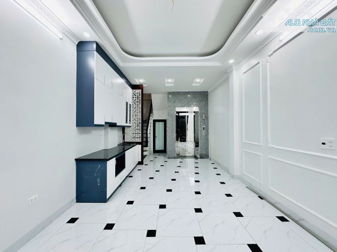 Bán nhà Đại La . Hai Bà Trưng , THANG MÁY - NHÀ XÂY MỚI 38m2 5T giá chỉ 9,5 Tỷ - 1