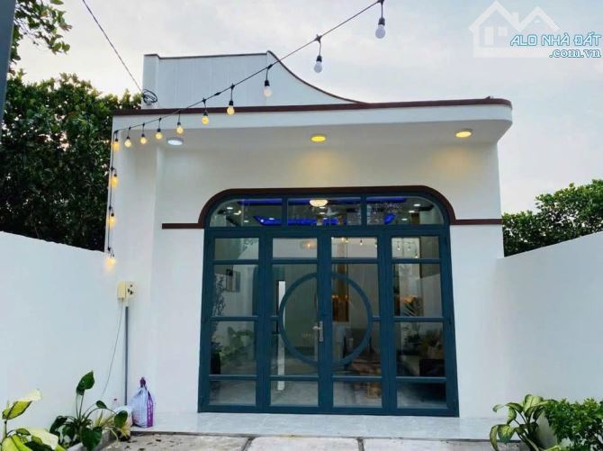 Bán căn nhà mới xây,do ngộp ngân hàng nên bán.Ở Tân Thông Hội- Củ Chi. 102m2, 790 triệu - 1
