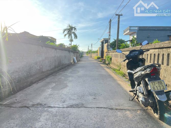 Cần bán lô đất 247m2, Giá 1,45 tỷ, Dân cư đông , SÁT BIỂN VÀ ĐƯỜNG VEN BIỂN, Sẵn sổ - 1