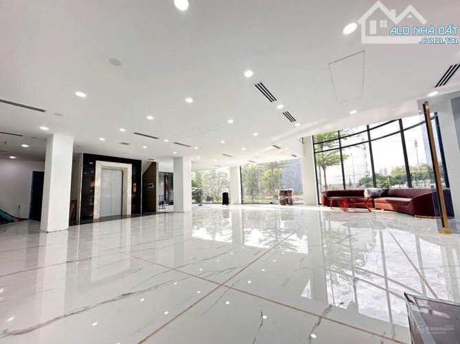 Cho thuê siêu phẩm VP 2 MT Nguyễn Văn Kỉnh, TML, Q2, giá 600tr TL - 1