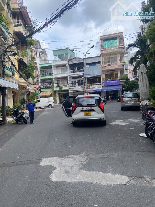 Hẻm Vip Q.10 134 Thành Thái , Q.10 - DT chuẩn 4.2 x 16.5m - 2 lầu - giá 20 tỷ - 1
