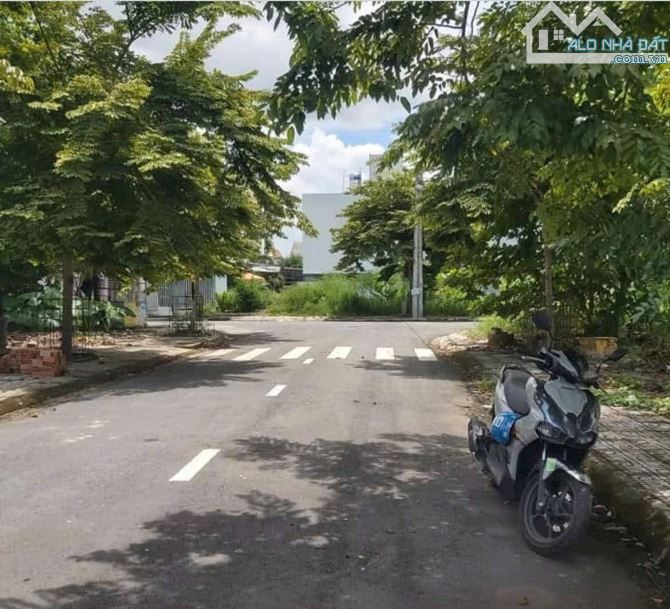 Lô đất biệt thự khu tái định cư Hiệp Hoà   - Vị trí đẹp , sát đường lớn Đỗ Văn Thi 50m - D - 1