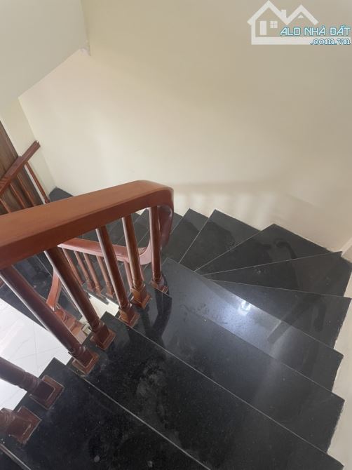Bán nhà 5 tầng Bát Khối gần cầu Thanh Trì 5.9 tỷ - 1