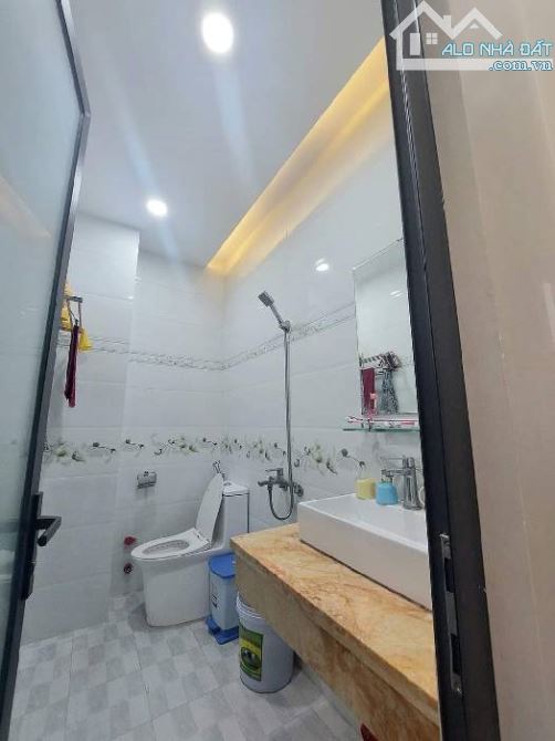 Hẻm nhựa xe hơi thông  – Nhà mới 5 tầng Hoàng Bật Đạt – Giá mới 7.9 Tỷ - 1