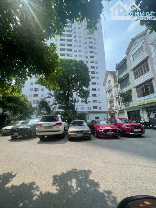 Phân Lô Văn Cao -200M Ra Hồ Tây Vỉa hè Ô TÔ Tránh Đỗ  33 Tỷ 5 Tầng An Ninh Dân Trí Cao - 1