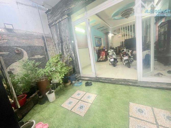 BIỆT THỰ MINI NGAY KHU TÊN LỬA - 5,3x16M -NỞ HẬU -4 TẦNG - 7 CHỔ ĐẬU TRONG NHÀ-CHỈ HƠN 9T. - 1