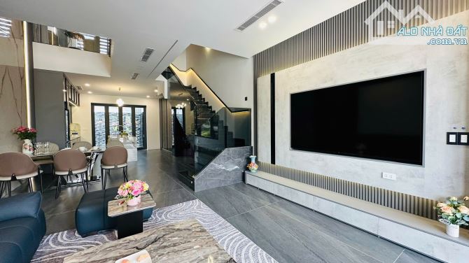 GẶP CHỦ XÂY NHÀ CÓ GU, THIẾT KẾ ĐẸP, NỘI THẤT HÀNG NHẬP, ANH CHỊ VÀO Ở SẼ SƯỚNG LẮM - 1