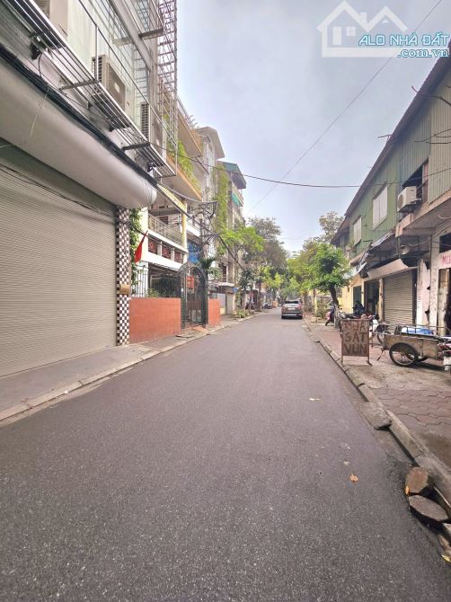 Trương Định, Ngõ thông Ô tô tránh, Vỉa hè Kinh Doanh, dt 131m2, mặt tiền 5.8m, Giá 25 tỷ. - 1