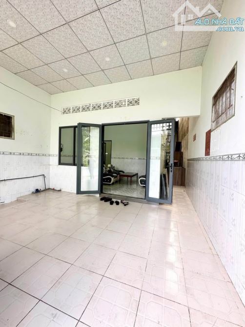 Chốt giá cuối  945 triệu Bay ngay căn căn cấp 4 ở gần chợ Hóc Môn 100m2 - Sổ hồng riêng - 1