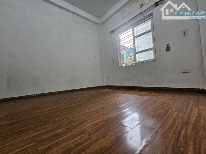 Tam trinh bán nhà 4 tầng dân xây lô góc gần phố hoàng mai - 1